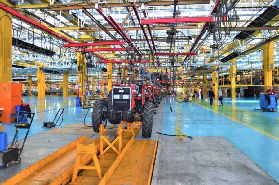 Manufacturing assembly line for tractors