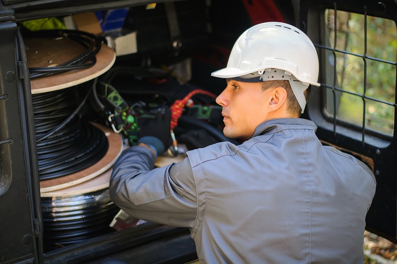 6 Benefits Of Hiring Skilled And Accredited Electricians For Your Home